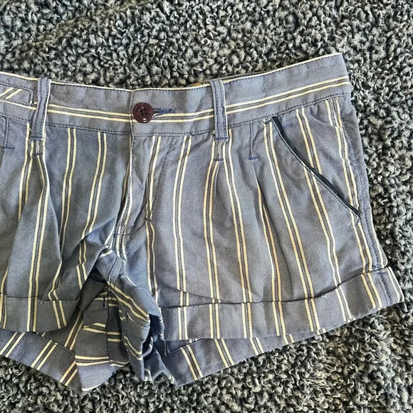 Victoria Secret Pink - Shorts - Size 6 - Picture 2 of 9